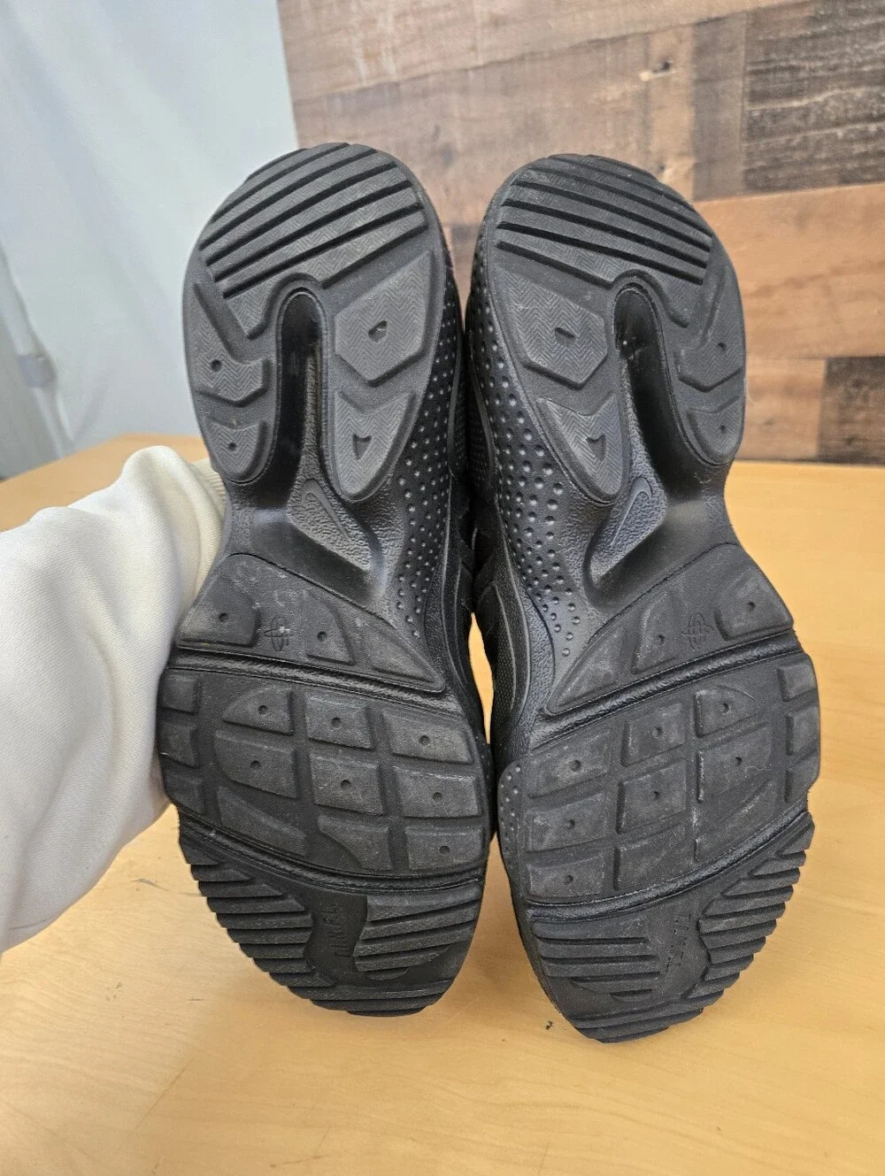 Nike Huarache E.D.G.E. TXT Triple Black Sneaker Shoes AO1697- 005 Men’s Size 11